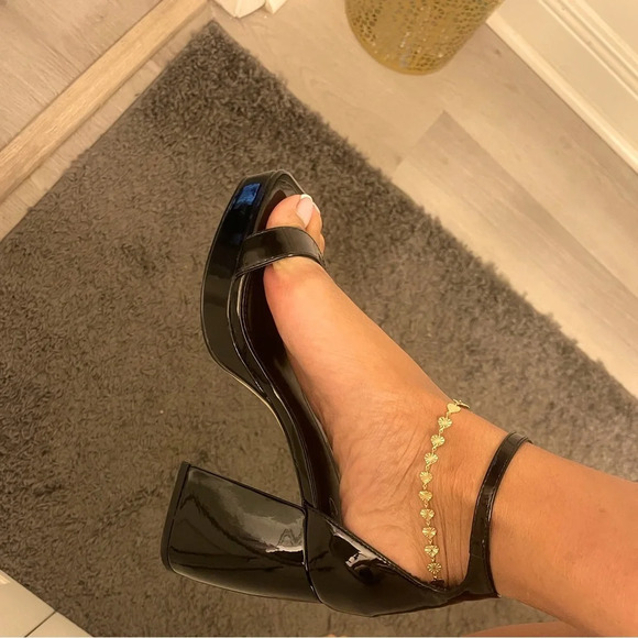 Black Patent Leather Chunky Heel - Picture 1 of 5